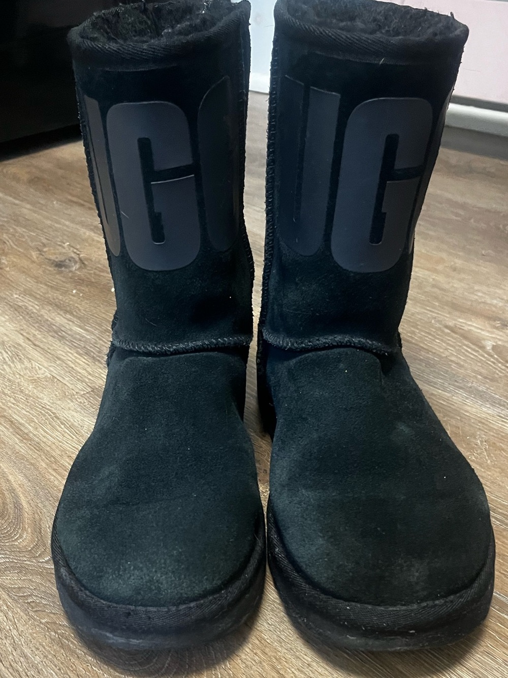UGG Short Boot in Black with Logo
